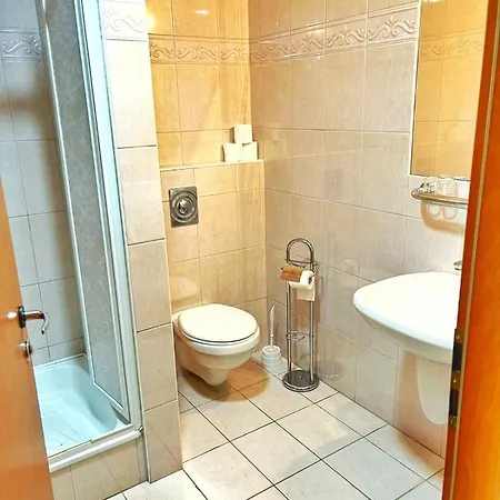 Alkotmany Vendeghaz 3* Sárvár