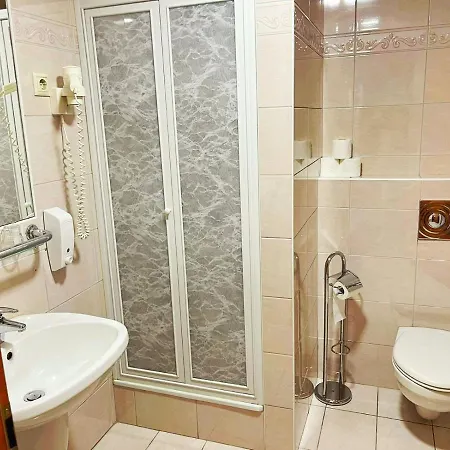 Alkotmany Vendeghaz 3* Sárvár