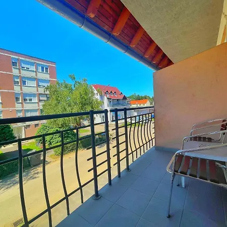 Alkotmany Vendeghaz 3* Sárvár